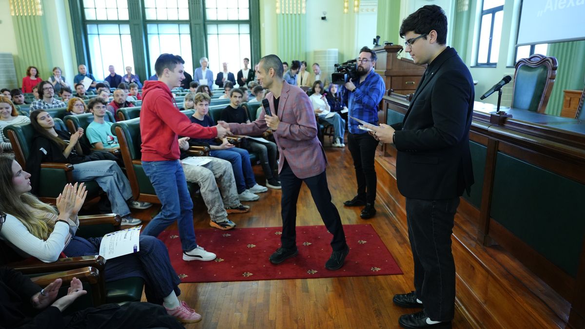 Premierea „Poli – Un Pas spre Viitorul Tău”