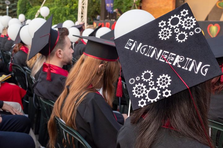 Ceremonia de absolvire Alumniversum