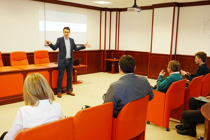 Studii postuniversitare și de formare continuă